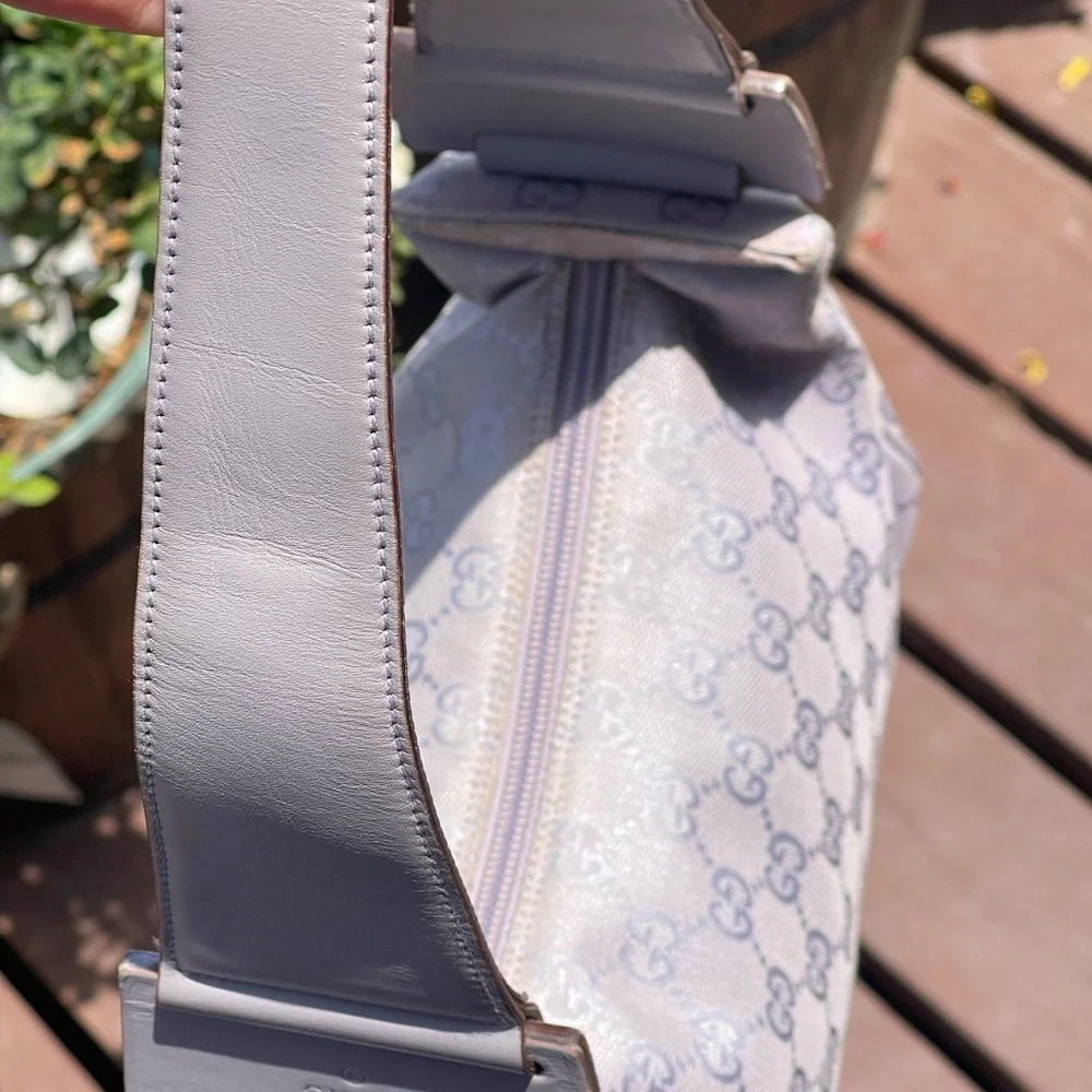 Gucci Lavender Shoulder Bag - Picture 4 of 12